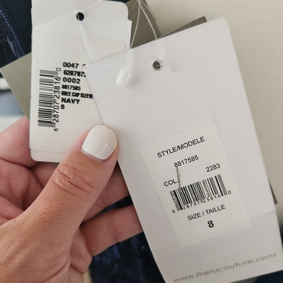 Theia NWT $1095 Bree Cap-Sleeve Floral Beaded Evening Gown Navy Blue size 8 - Picture 12 of 15